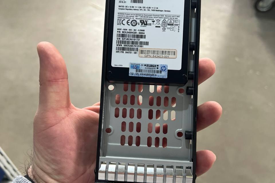 HPE N9Y06A, Носитель информации