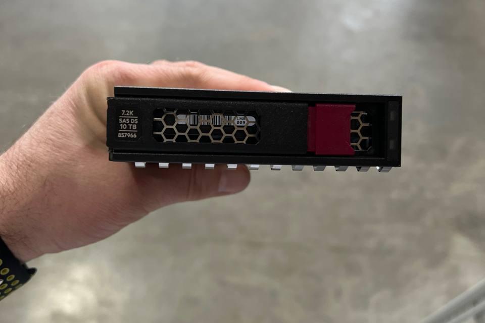 HPE 857966-001, Носитель информации