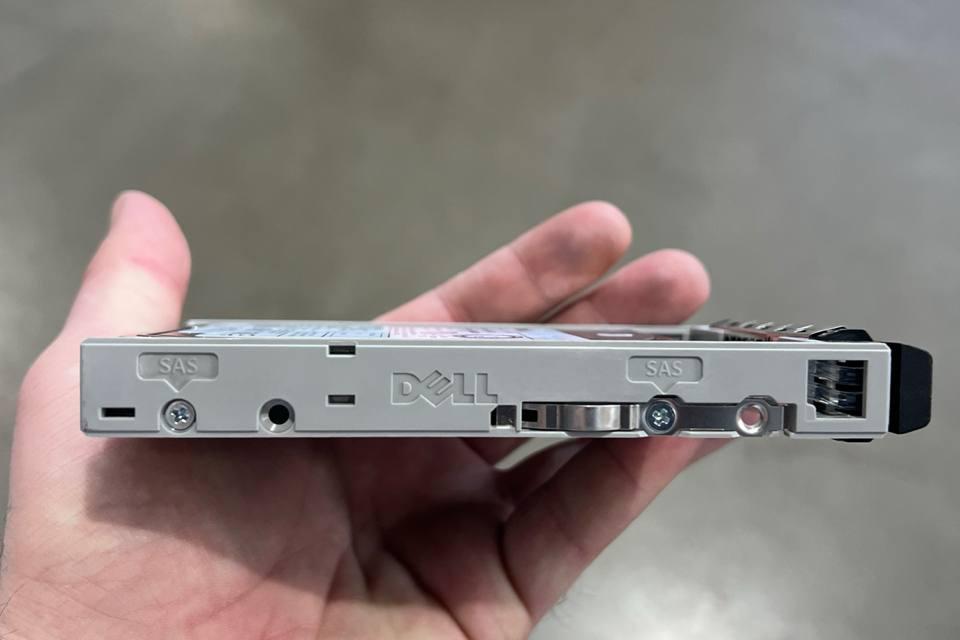 DELL 56M6W, Носитель информации