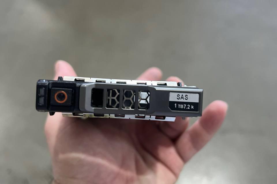 DELL 56M6W, Носитель информации