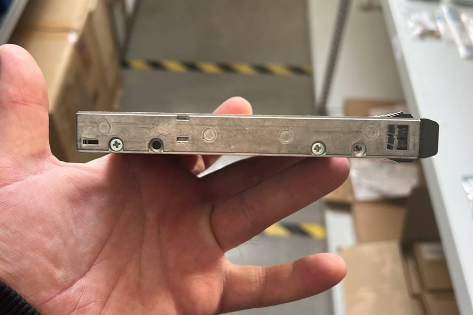DELL RC34W, Носитель информации