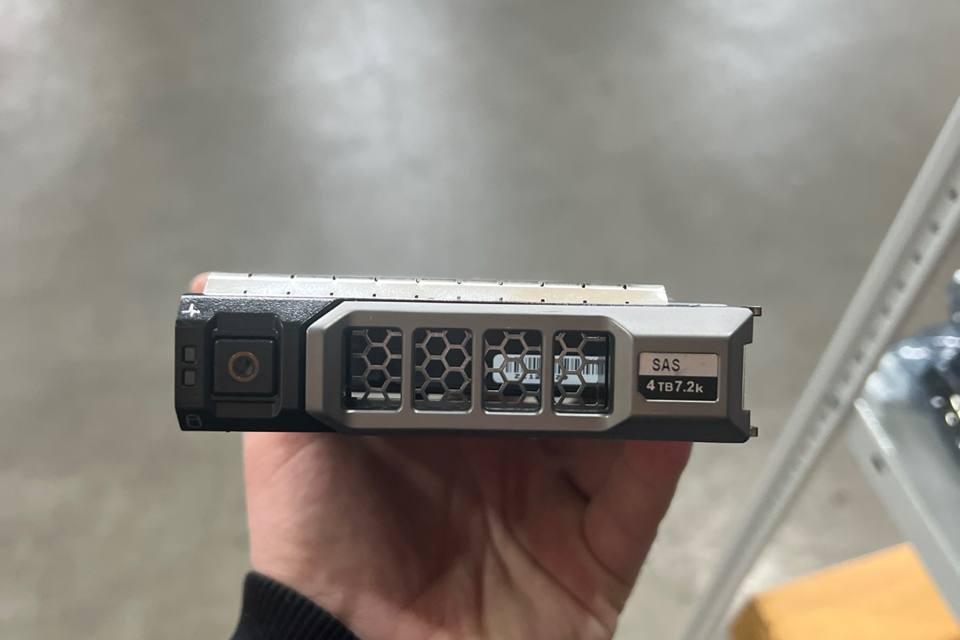 DELL 5JH5X, Носитель информации
