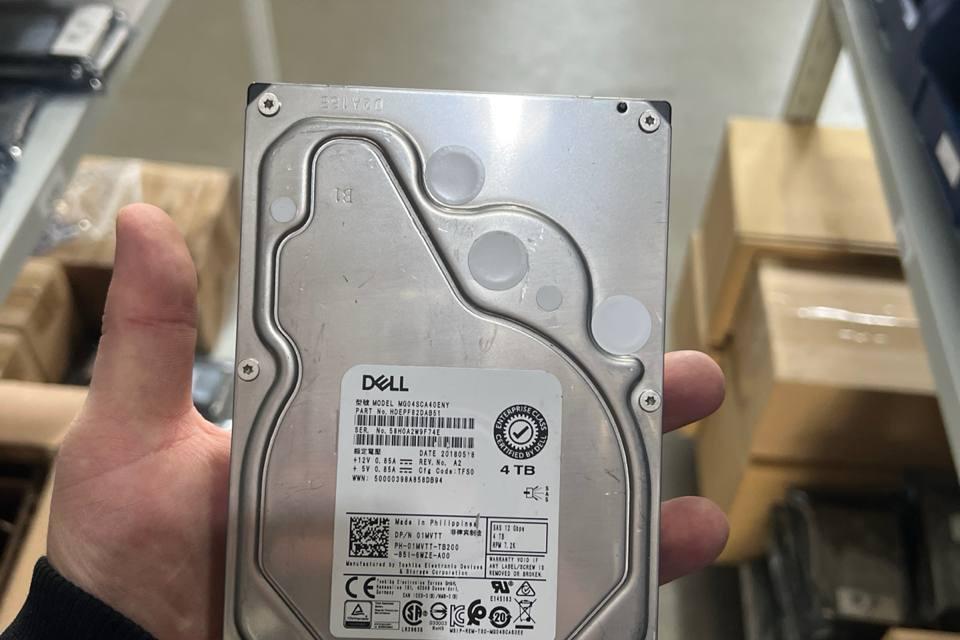 DELL 1MVTT, Носитель информации