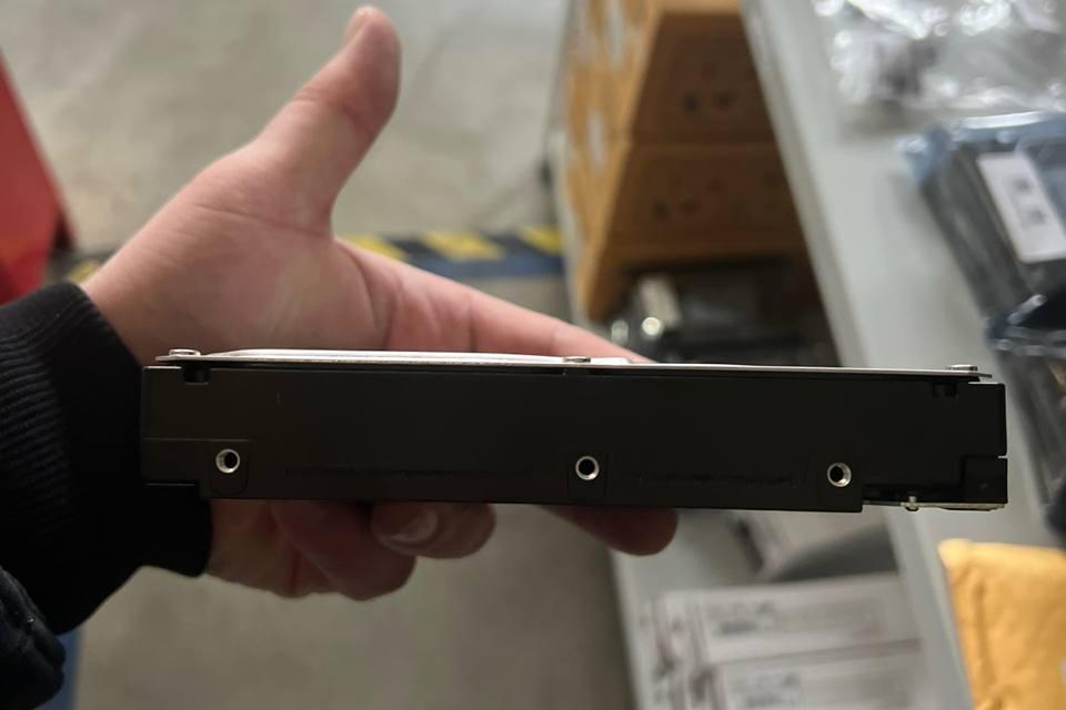 DELL 0F9W8, Носитель информации