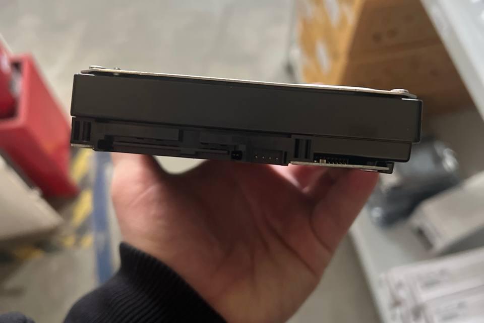 DELL 0F9W8, Носитель информации