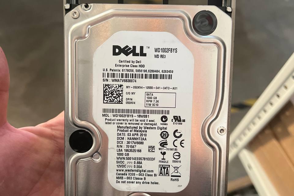 DELL 2HR85, Носитель информации