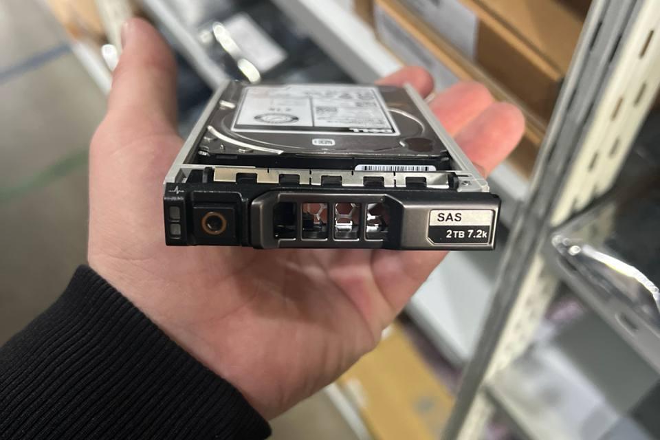 DELL TMVN7, Носитель информации