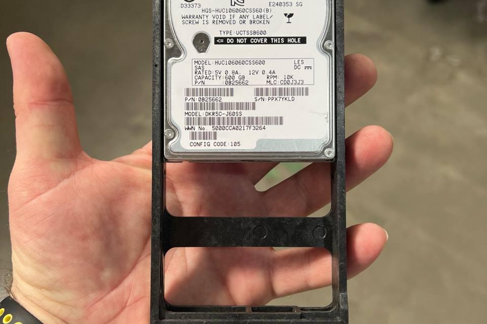 Hitachi 3282390-A, Носитель информации