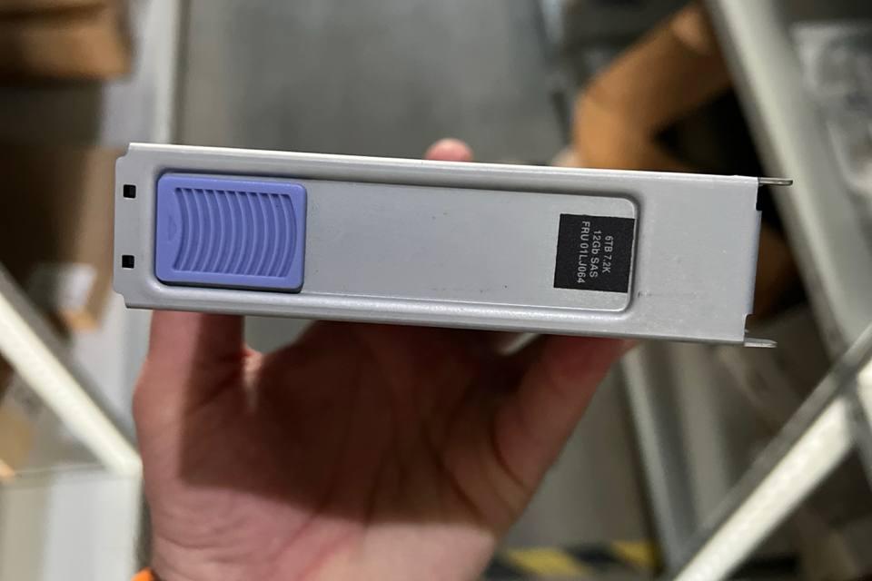 IBM 01LJ064, Носитель информации