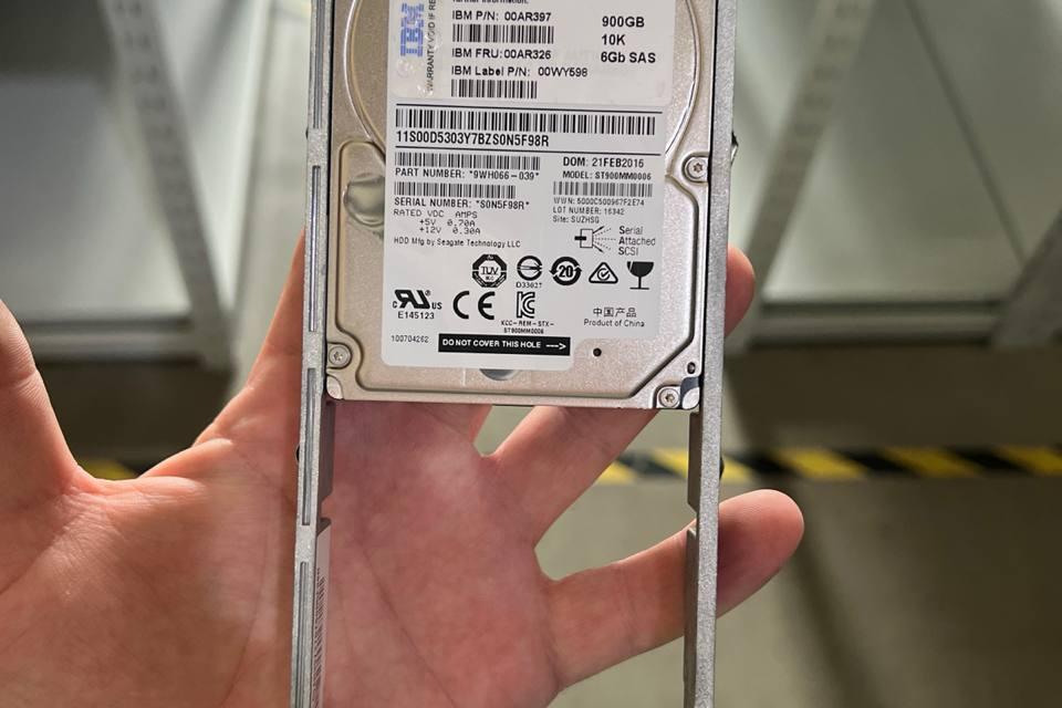 IBM 01LJ786, Носитель информации