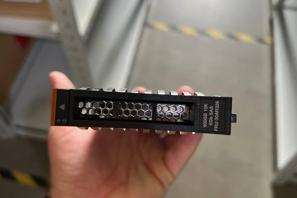 IBM 01LJ786, Носитель информации