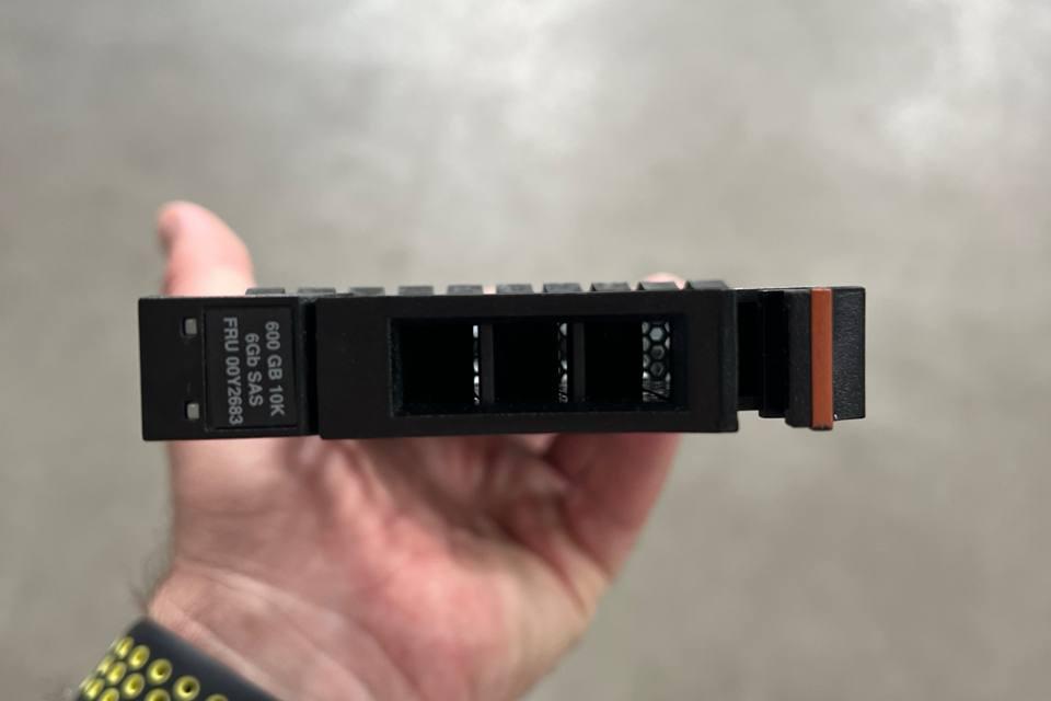 IBM 85Y5864, Носитель информации