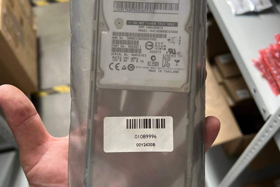 IBM 00Y2430, Носитель информации