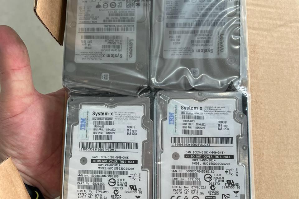 IBM 00NA222, Носитель информации