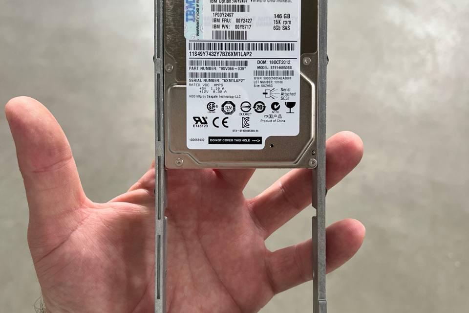 IBM 00Y2427, Носитель информации